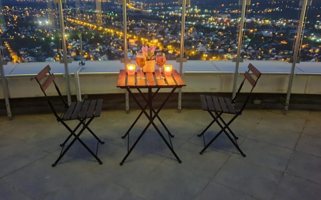 33rd floor luxury apartment spa & fitness