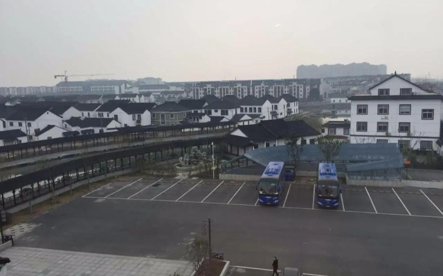 Suzhou Luzhi Riverside Inn Hostel