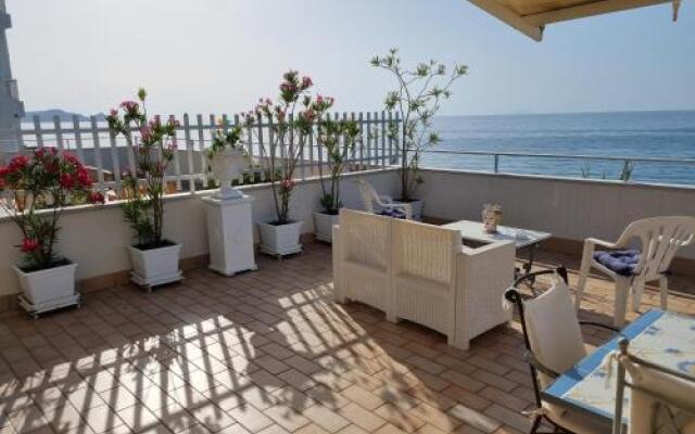 Attico Sul Mare Brolo