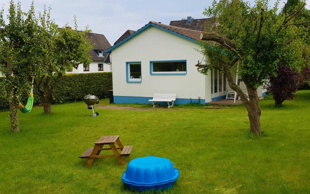 Ferienhaus mit großem Garten in Strandnähe