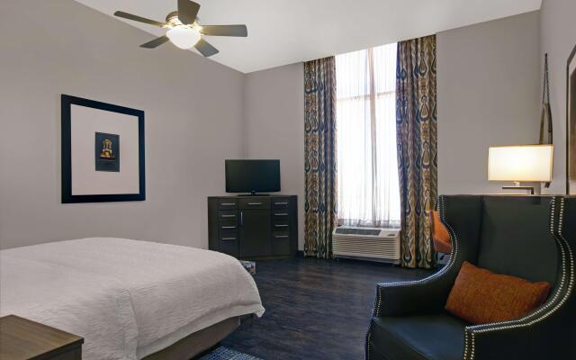 Hampton Inn & Suites Austin @ The University / Capitol