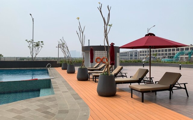 Nice And Elegant Studio At Osaka Riverview Pik 2 Apartment