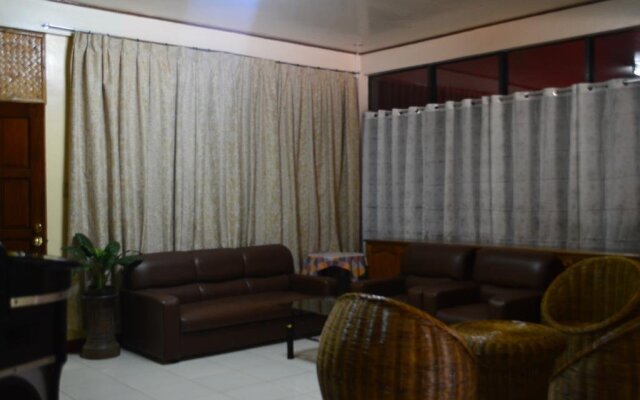 Lola Charing Pension