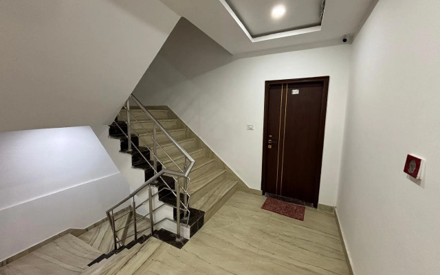 Hotel Chopra International