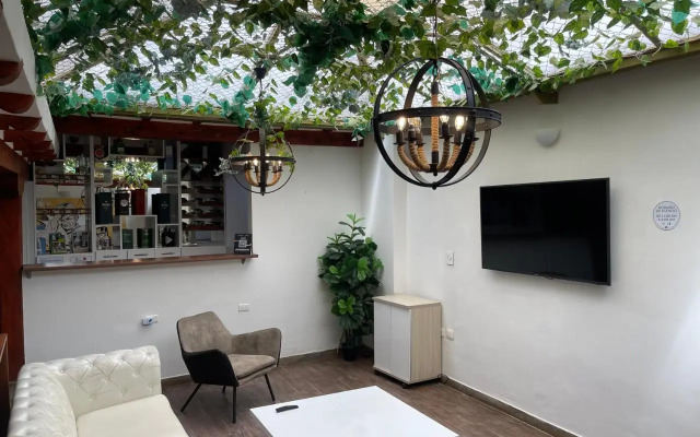 Hotel Miracle by MJV