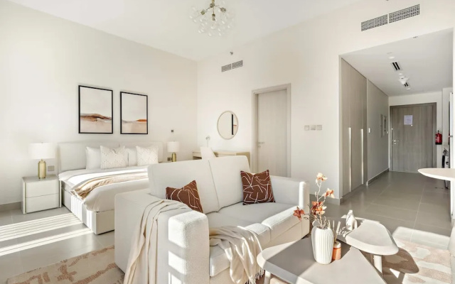 Silkhaus Studio Getaway Yas Golf Collection