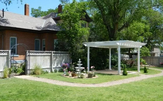 3rd Street Nest Bed & Breakfast
