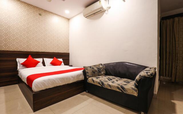 OYO 14194 Hotel Deccan Lodging and Boarding