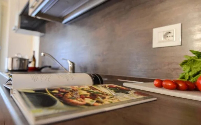 Polpenazze Halldis Apartments