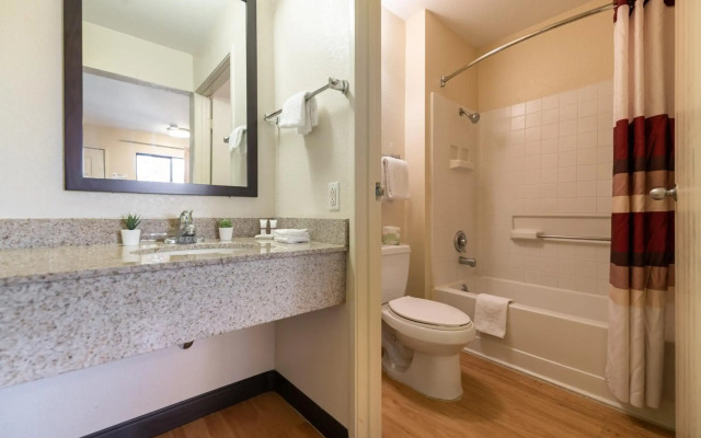 California Inn & Suites Rancho Cordova - Sacramento