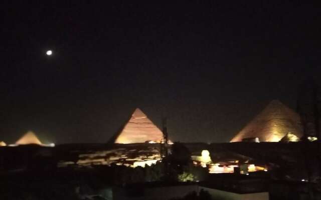 Three Bedroom Apartment With Pyramids View