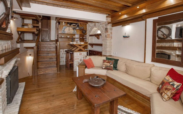 Arachova Nest in the Village by GHH