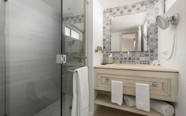 Mar del Cabo By Velas Resorts