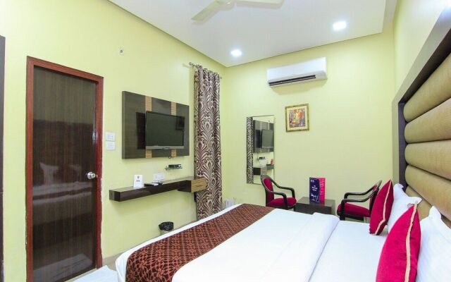 Hotel Madhuri Palace