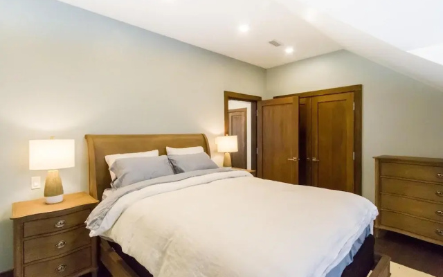 3354 Peak Drive