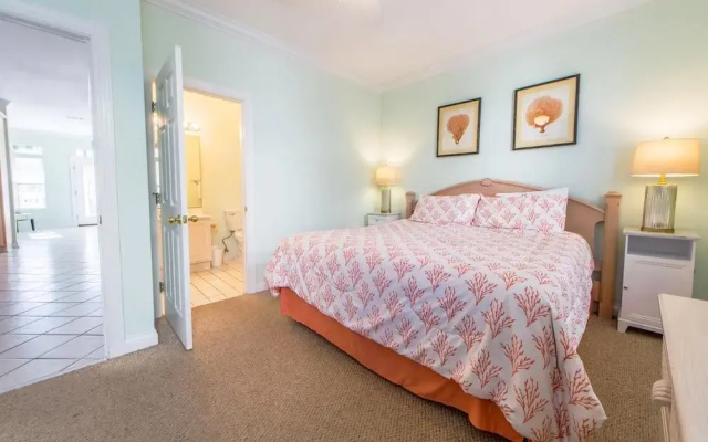 Brzee Bungalow