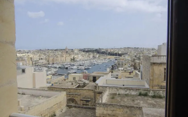 Senglea Suites