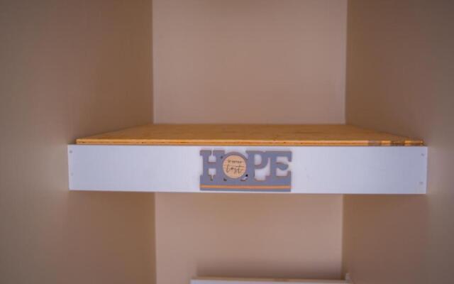 Exquisite And Modern Executive Suite With Parking