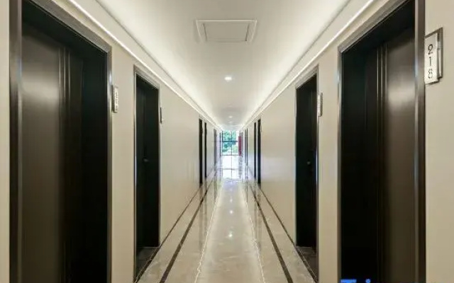 Xiamen Mido Residence Hotel (Gaoqi Airport Banshang Subway Station)