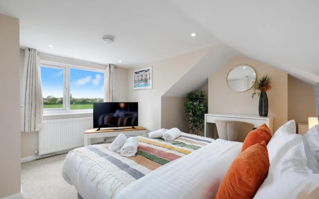 Stylish 4 Bedroom Home in Brightside Ave