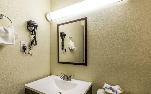 Rodeway Inn & Suites Houston near Medical Center