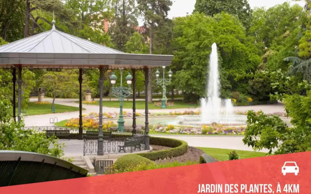 T2 jardinet avec piscine, parking et tennis