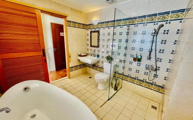 Spoondrift Hostal