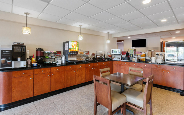 Best Western Plus Belle Meade Inn & Suites