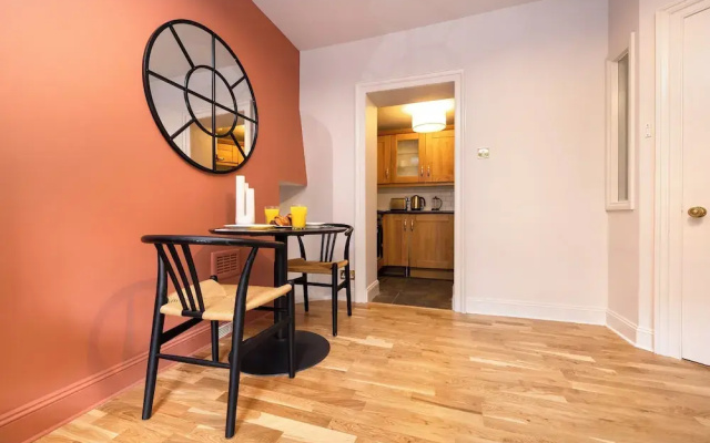 JOIVY Modern 1-bed flat in New Town