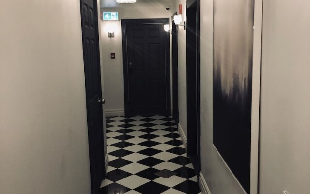Concordia Studio Renting, Basement