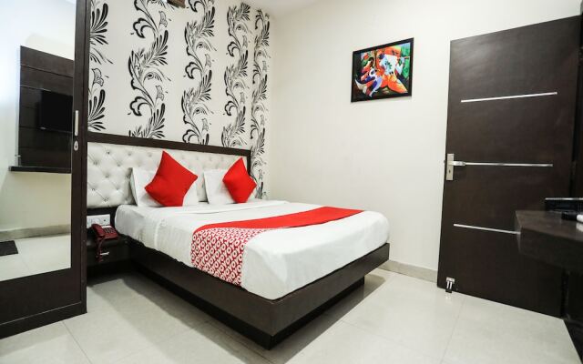 OYO 2681 Hotel Madhuram palace