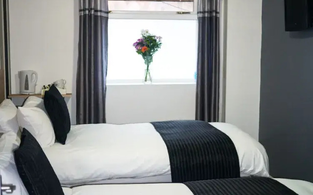 Maple Hotel