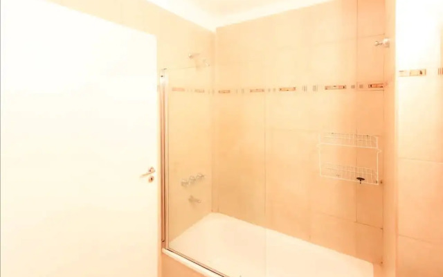 Jean Jaures Aparment