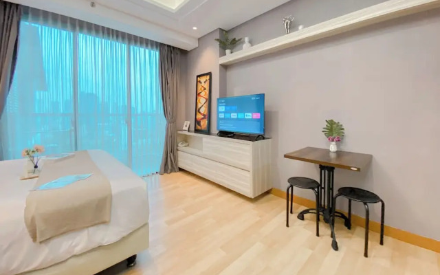 Spacious Studio Apartment at Capitol Suites