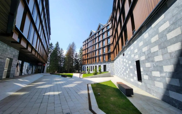 Woodside 430 Apartment