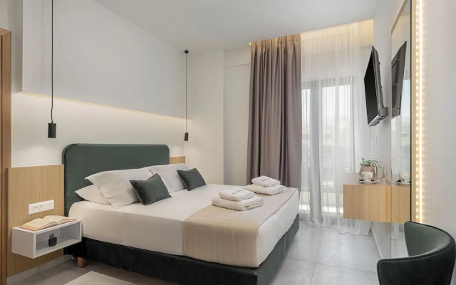 Miss Marrone City Hotel