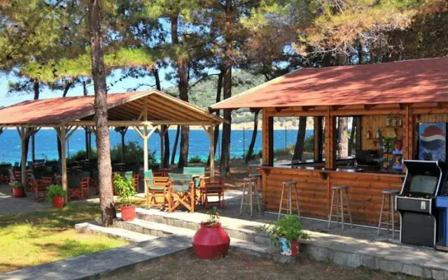 Loutrou Bungalows Hotel