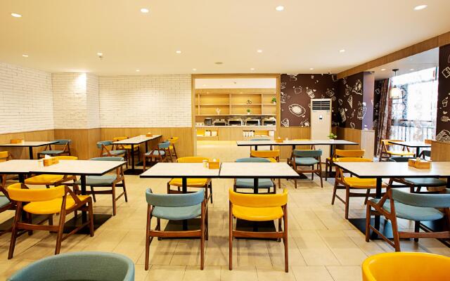 Hanting Premium Hotel Xinyang Railway Station