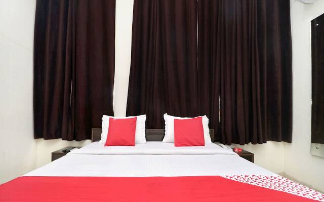 OYO 16975 Hotel Golden View