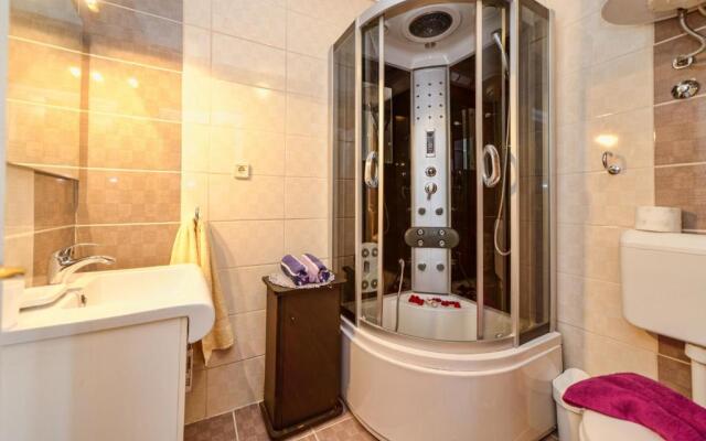 Holiday Home & Apartments Primavera