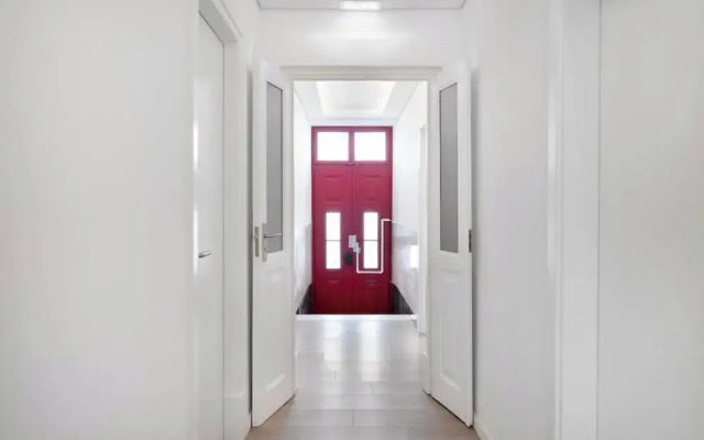 Faro DAZ House by Get Your Stay
