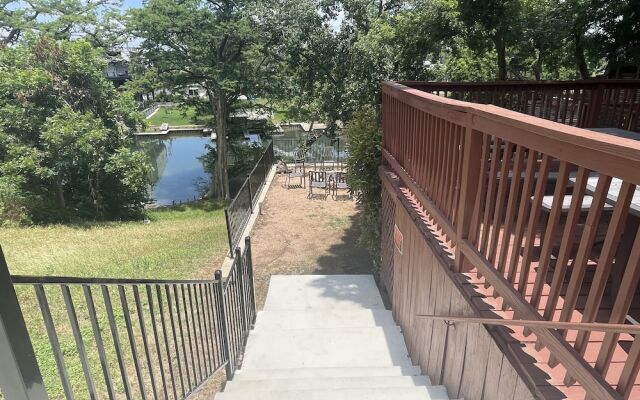 Texas River Haus LD1683