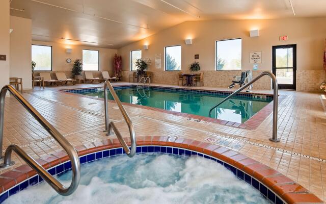 Best Western Golden Prairie Inn & Suites