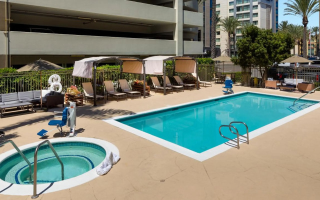 Anaheim Portofino Inn and Suites