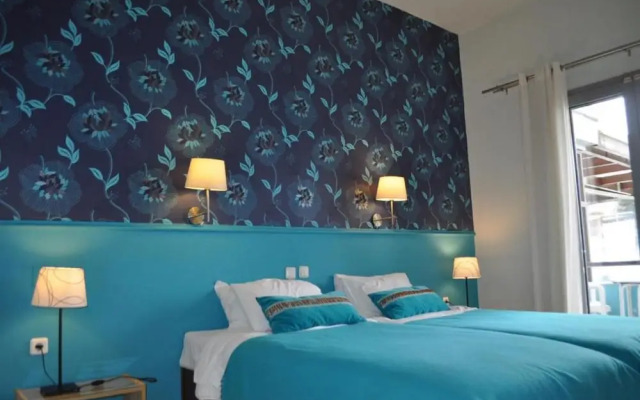 Okeania Seafront Rooms in Kamena Vourla