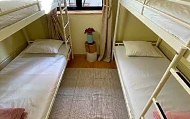 Teodora Accommodation Hostel & Suits