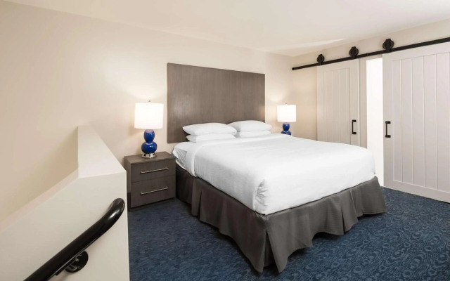 Hotel Renovo Des Moines Urbandale,Tapestry Collection Hilton