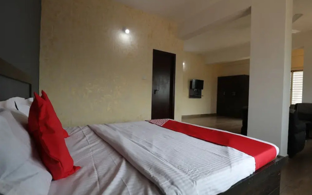OYO 24602 City Residence