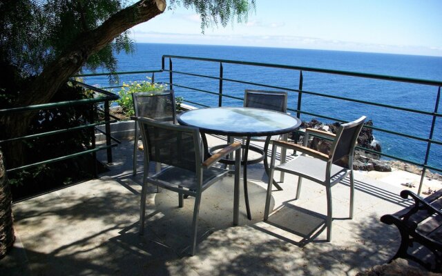 Bungalow With one Bedroom in Sâo Martinho, Funchal, With Wonderful sea View, Enclosed Garden and Wifi