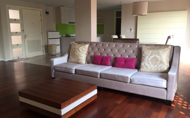 Beachfront Family Penthouse Hua Hin